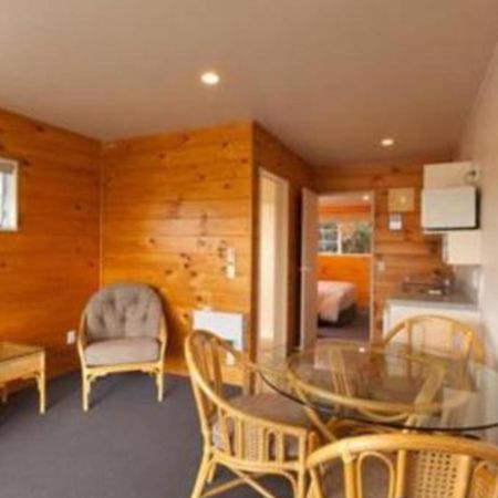 Pauanui Pines Motor Lodge Room photo