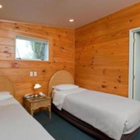 Pauanui Pines Motor Lodge Room photo