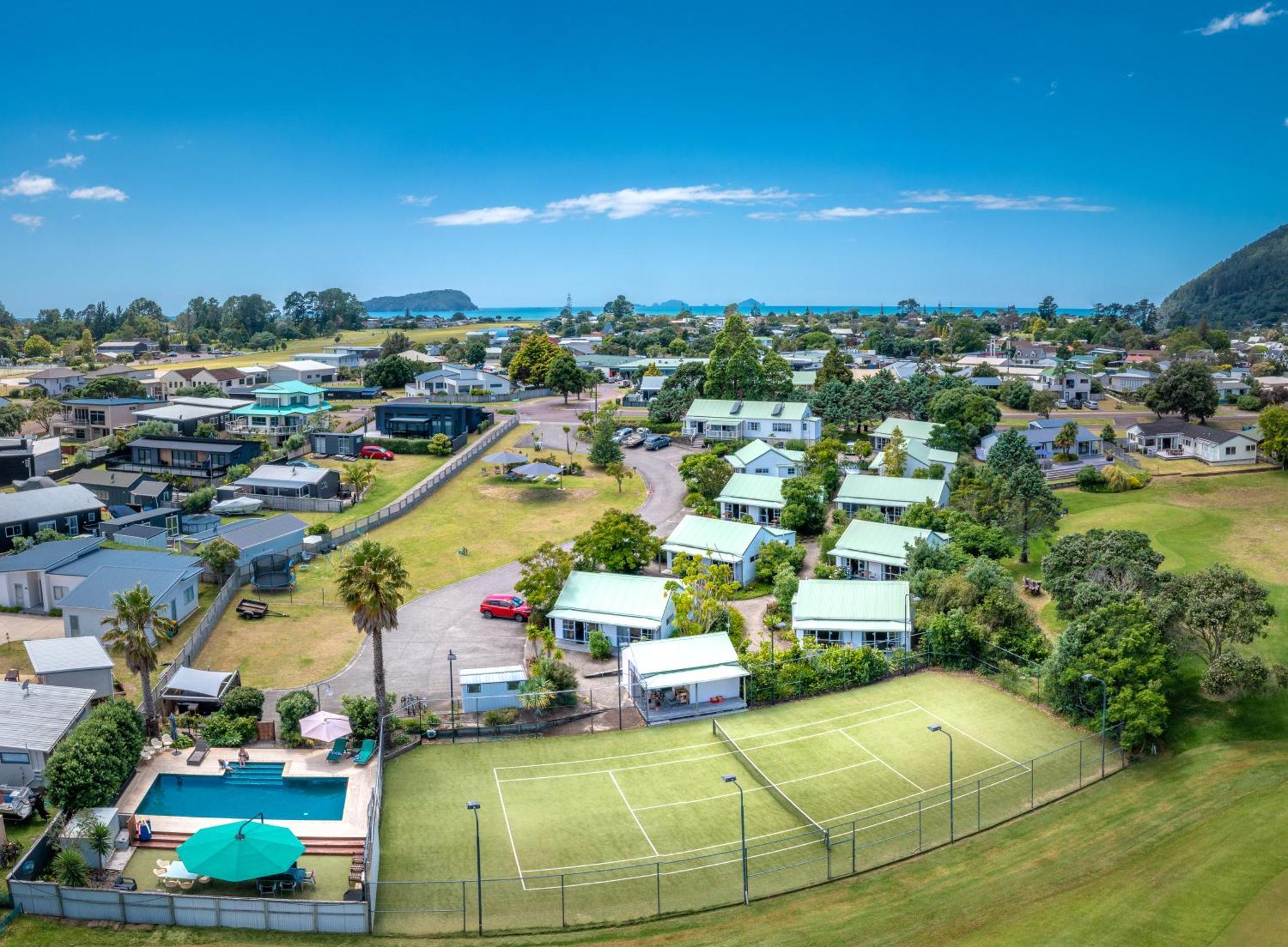 Pauanui Pines Motor Lodge Exterior photo