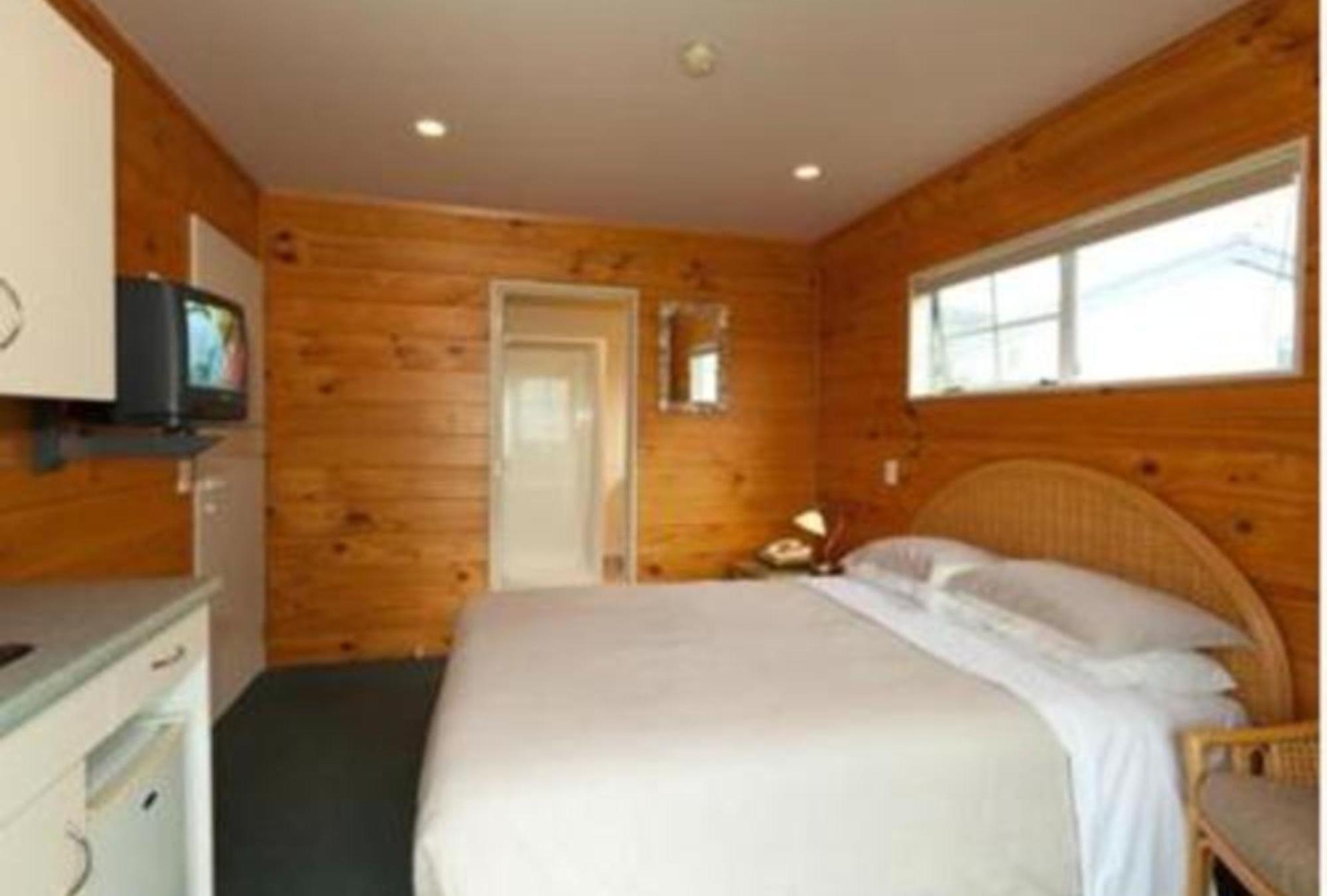 Pauanui Pines Motor Lodge Room photo