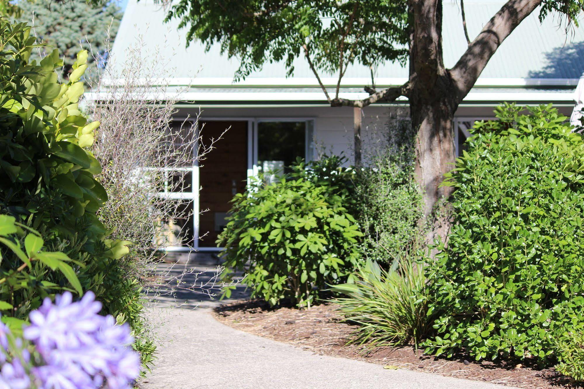 Pauanui Pines Motor Lodge Exterior photo