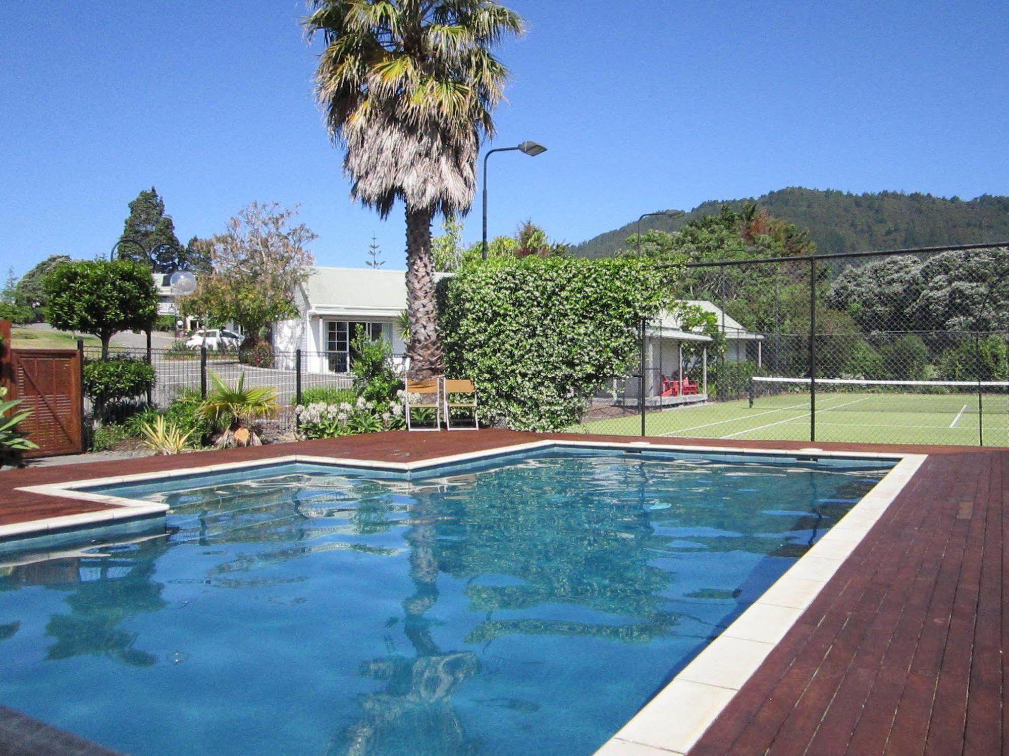 Pauanui Pines Motor Lodge Exterior photo