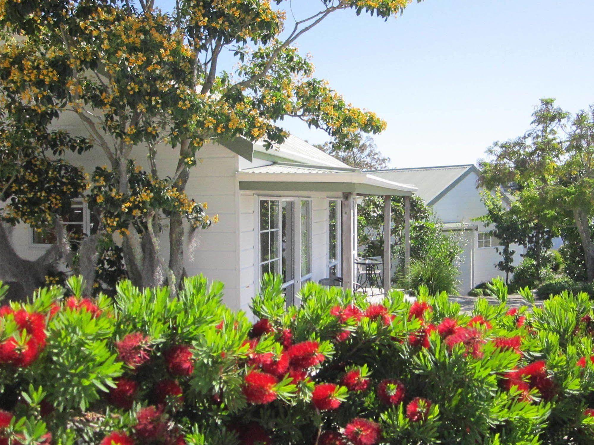 Pauanui Pines Motor Lodge Exterior photo