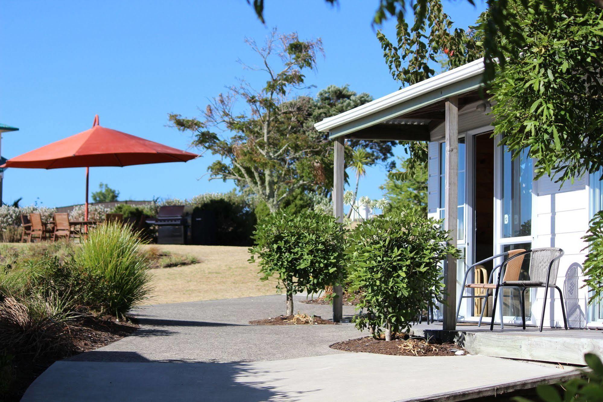 Pauanui Pines Motor Lodge Exterior photo