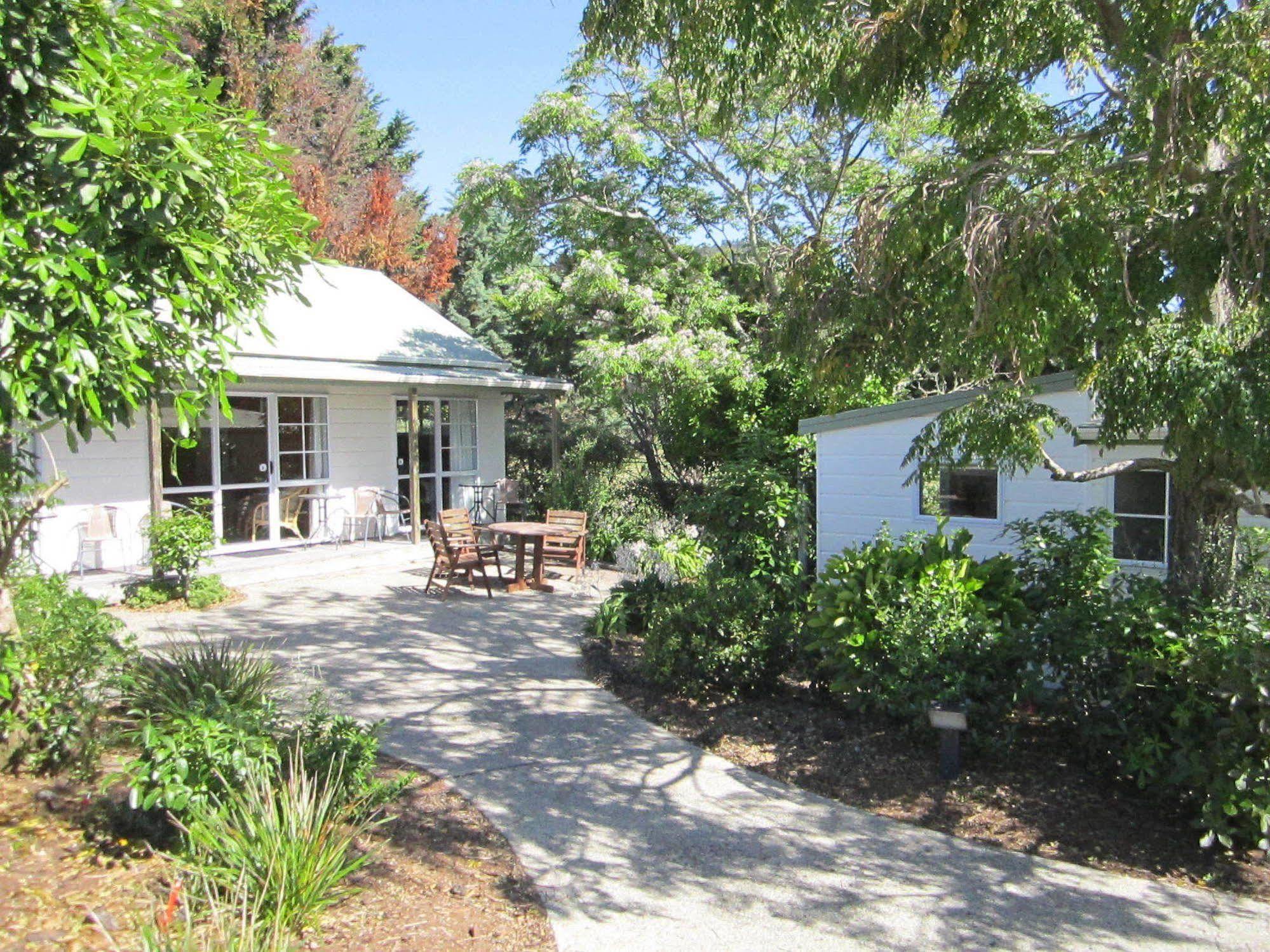 Pauanui Pines Motor Lodge Exterior photo